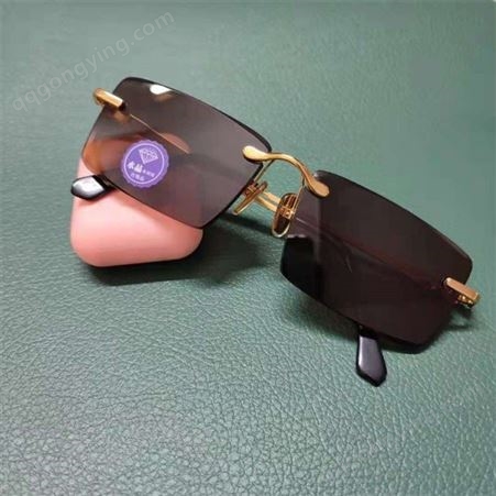 现货供应 天然水晶太阳镜 清凉润泽 眼睛更舒适 天然水晶玻璃太阳镜