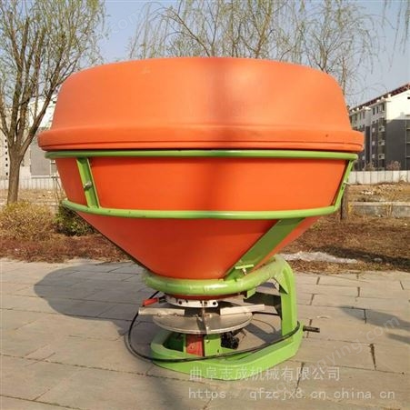 750公斤车载撒肥机 塑料圆桶单盘撒肥机 三点悬挂农用撒肥机志成批发
